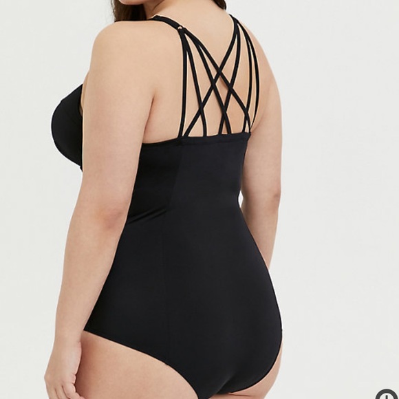 NWT Torrid Strappy Back Push-Up One-Piece 3X - Picture 3 of 6